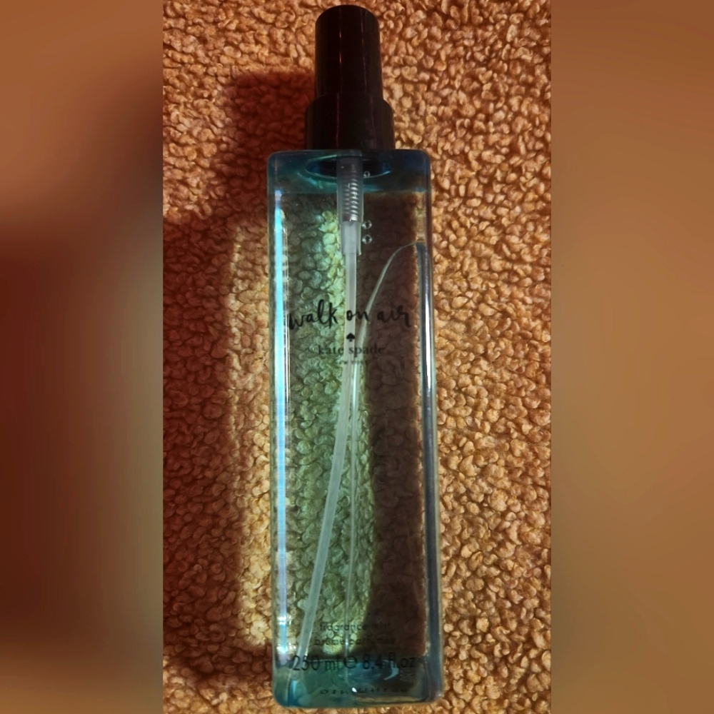Kate spade walk on air body spray